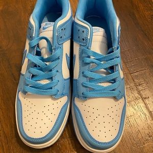Nike dunk low unc SIZE 10